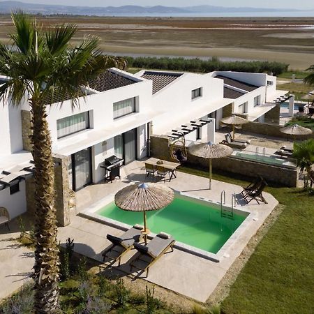 נאה פוטידאה Flamingo View Suites & Villas מראה חיצוני תמונה